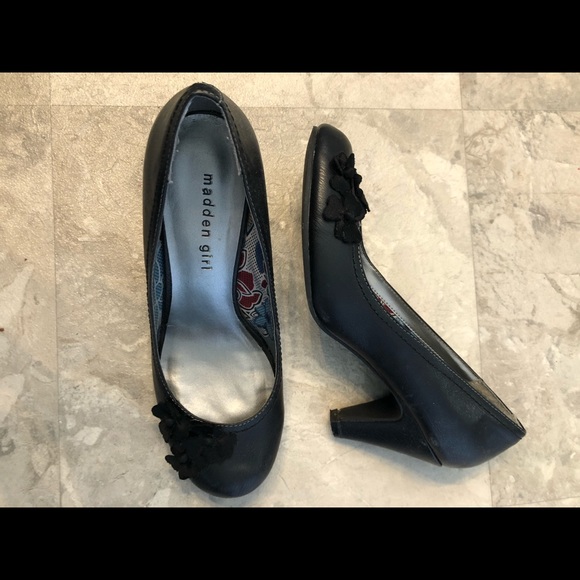 Adorable Black Heels - Picture 1 of 2